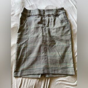 Gray and White Knee-Length Pencil Skirt for Work